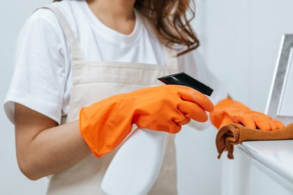 Le ménage à domicile coûte souvent moins cher qu'on ne le croit